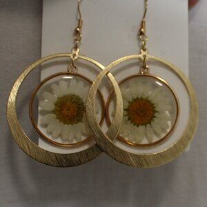Flower hoop earrings NWT